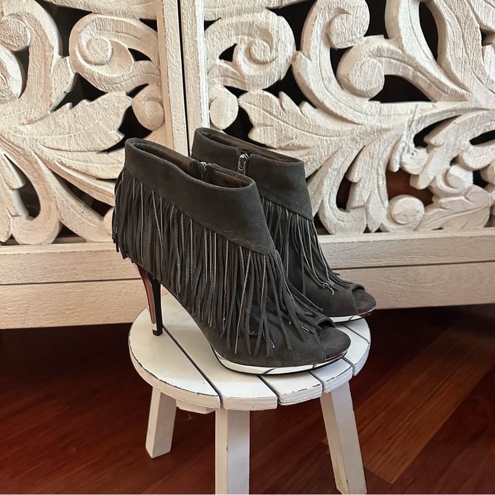 Libby Edelman Bellamy Grey Fringe Suede Booties